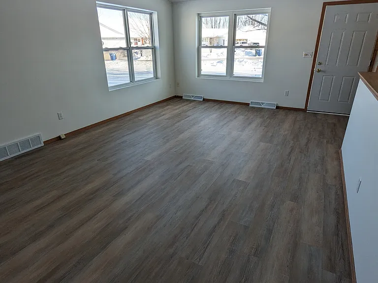 2949 Popplewood Ct — Photo 3