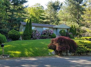 129 Fieldstone Dr, Ringwood, NJ 07456