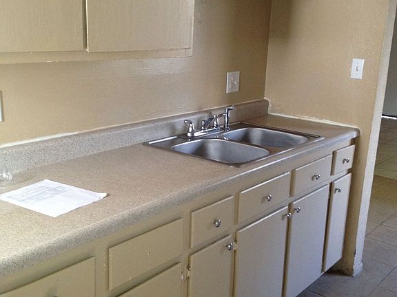 5th image of 4227 Savannah Ln