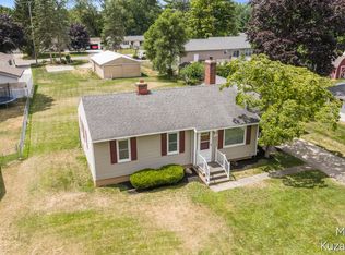 3901 Suburban Shores Dr NE, Grand Rapids, MI 49525