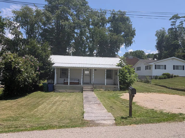 203 Bennett St — Photo 1