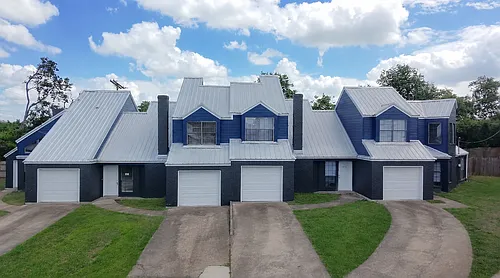 1900 W Taylor St Photo 1
