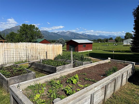 5th image of 825 Grantsdale Rd