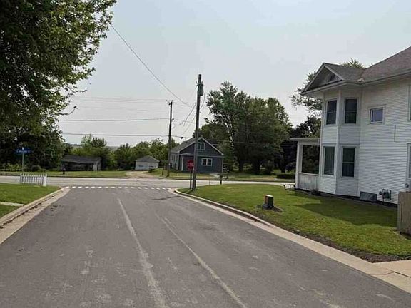 Exterior Neighborhood (street photo)
