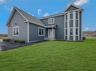 6805 Alvahs Ln, Cutchogue, NY 11935