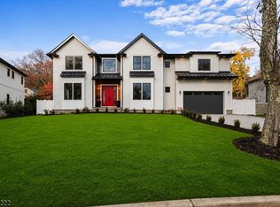 333 Harrison St, Paramus Boro, NJ 07652