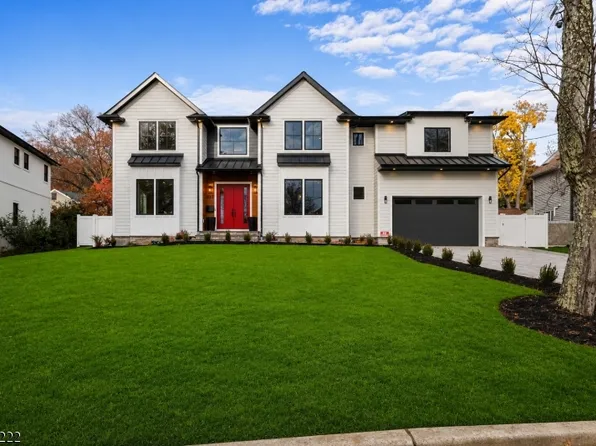 333 Harrison St, Paramus Boro, NJ 07652