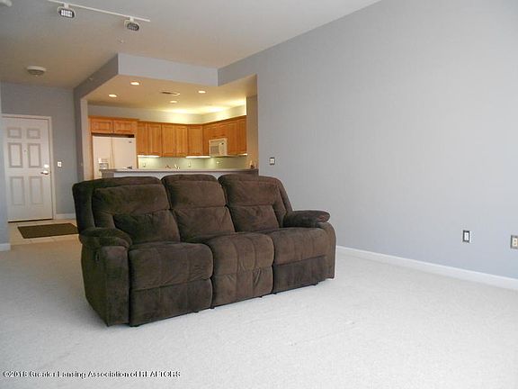 3rd image of 220 M A C Ave #202