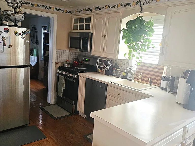 1259 Grandview Ave — Photo 7