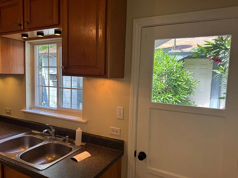 130 N Poli St — Photo 4