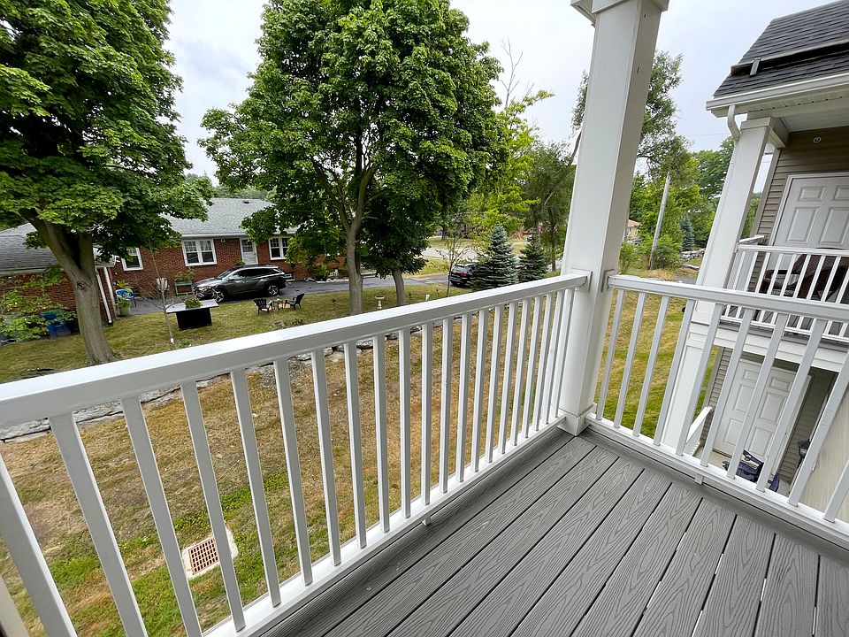 Balcony w. Residential View