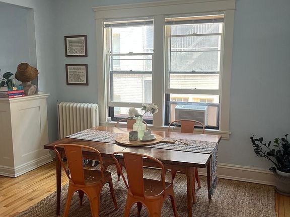 5th image of 2409 Fremont Ave S APT 1