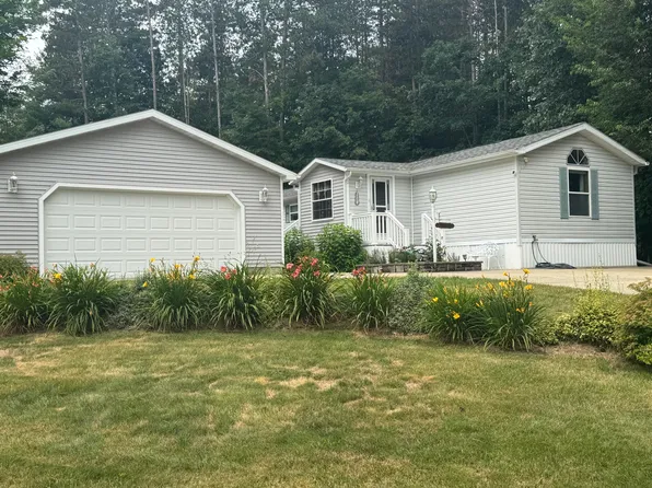 8166 Constitution Blvd, Cadillac, MI 49601