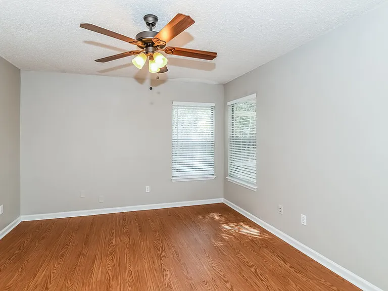 3111 Wavering Ln — Photo 8