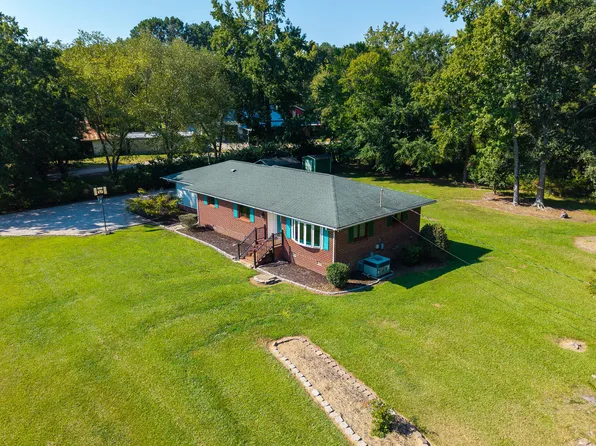 402 Stallings Rd, Zebulon, NC 27597