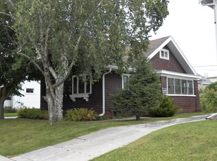 713 S 26th St, Manitowoc, WI 54220