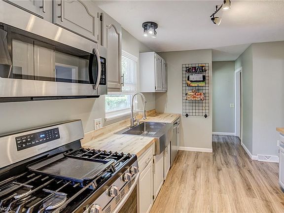 5th image of 34057 Glen Dr
