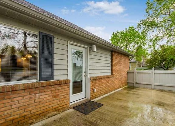 3rd image of 5416 Pond View Dr