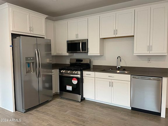 3rd image of 3040 E FRONTIERSMAN Lane