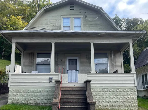211 E 8th St, Weston, WV 26452