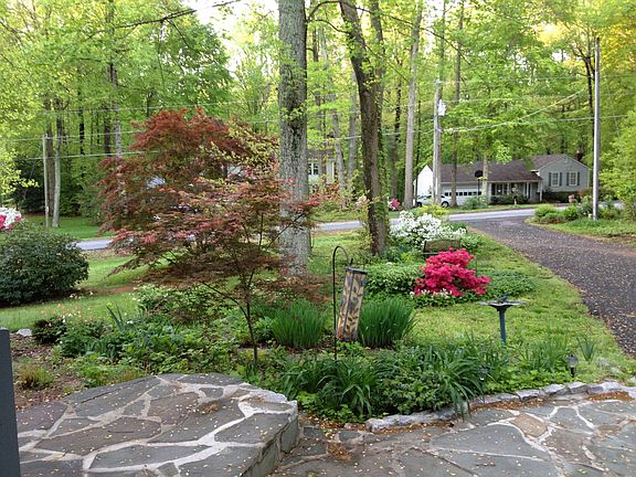 Flagstone front walk