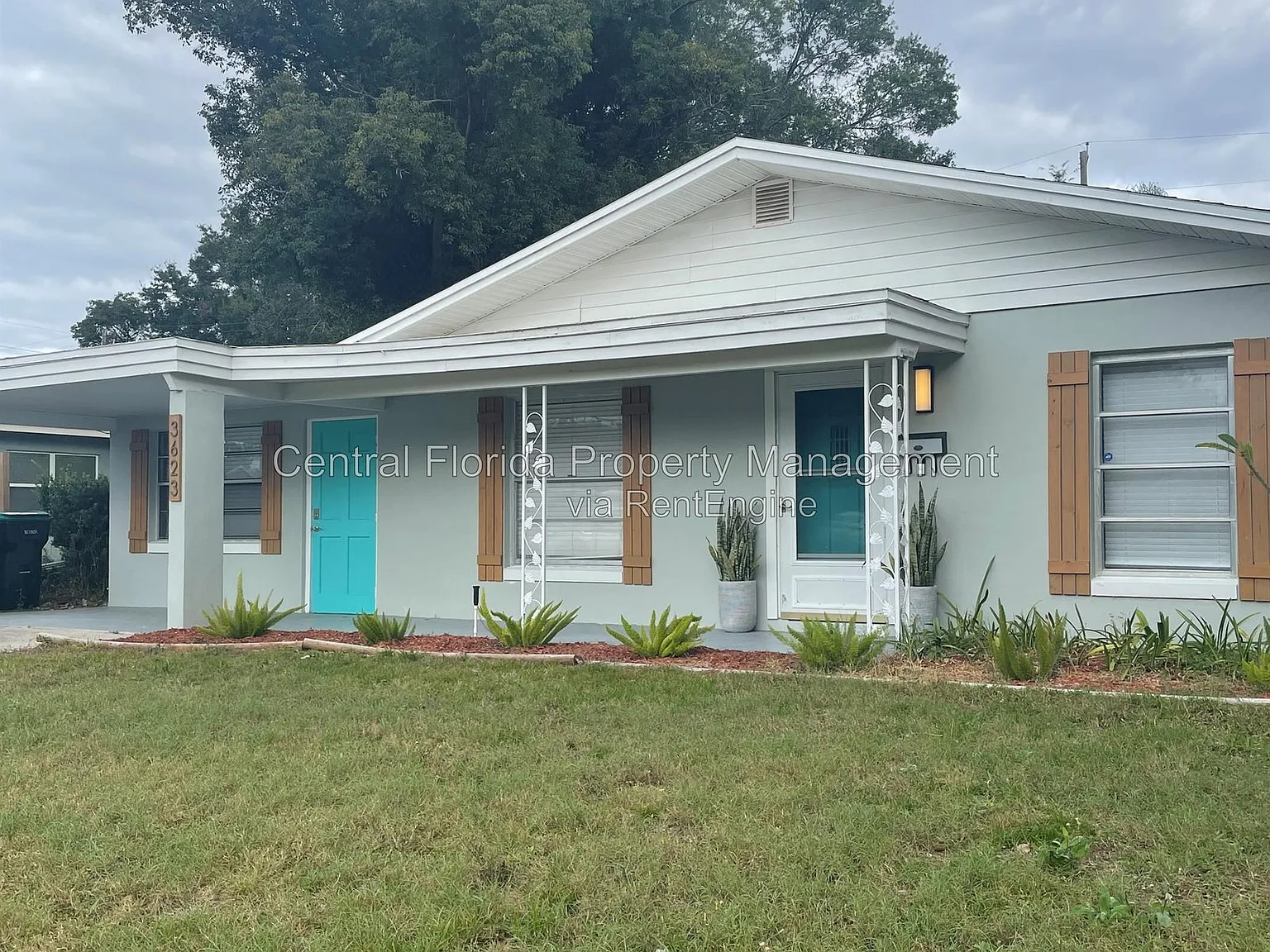 3 bed, 2.0 bath, 1247 sqft, $2,349 — Photo 2