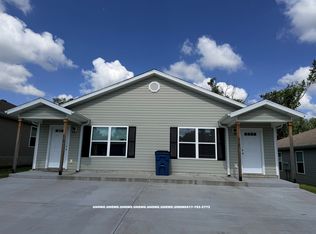 210-212 N Oliver Ave, Joplin, MO 64801