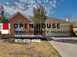 8908 Saranac Trl, Fort Worth, TX 76118