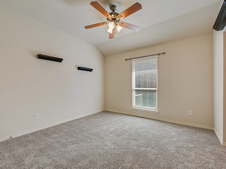 401 Idaho Ct — Photo 14