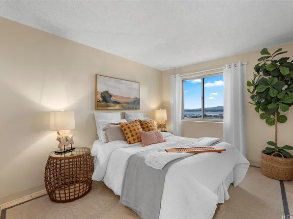 98-1038 Moanalua Rd APT 1502, Aiea, HI 96701