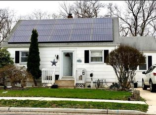8 Frances Dr, Freehold, NJ 07728