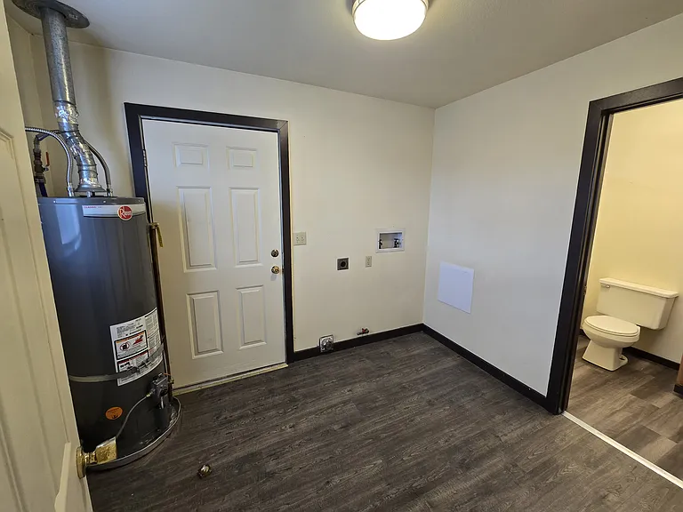 524 Main St — Photo 12