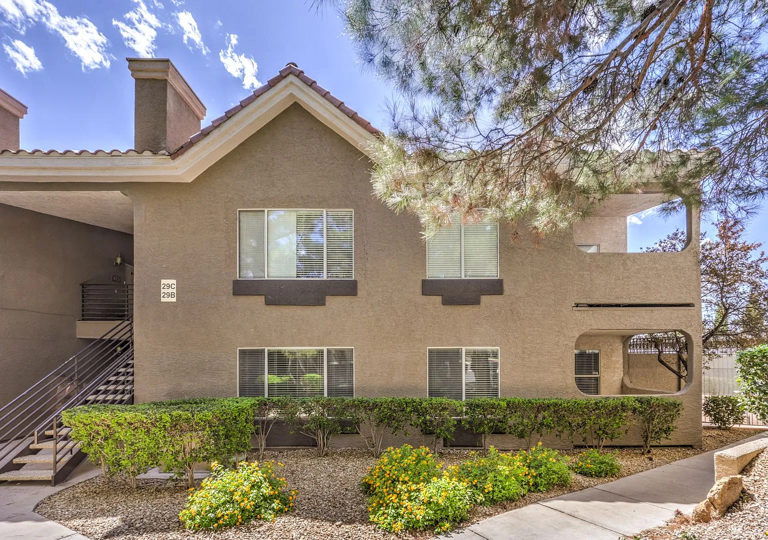 Ground Floor 2 Bedroom Condo in Boulder City — Photo 1