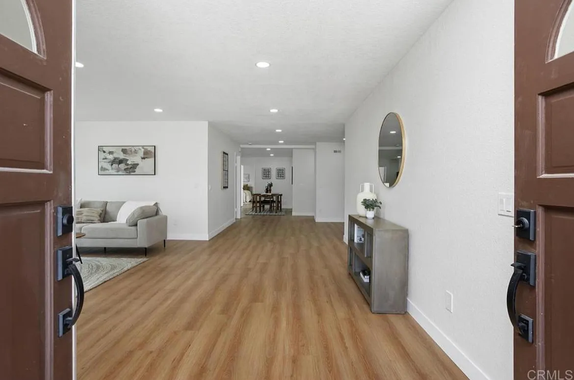 11262 Ganesta Rd — Photo 1