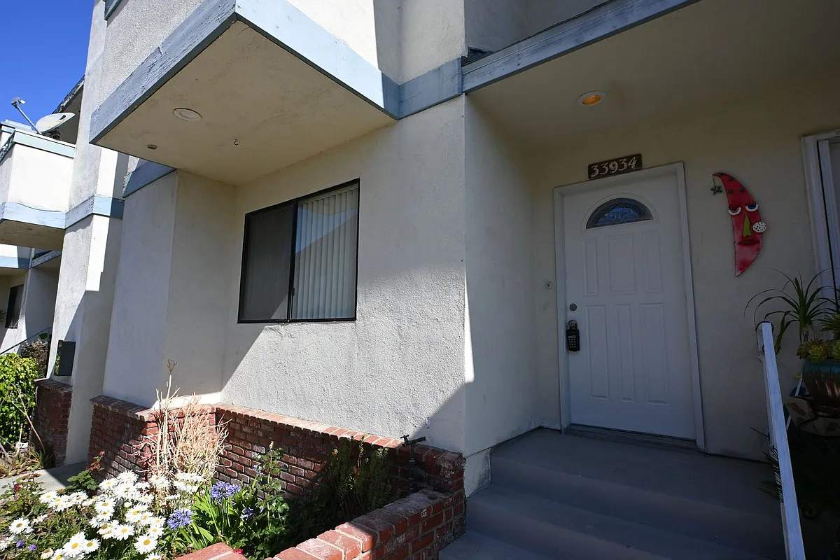 Building Photo - GOL33930-38
