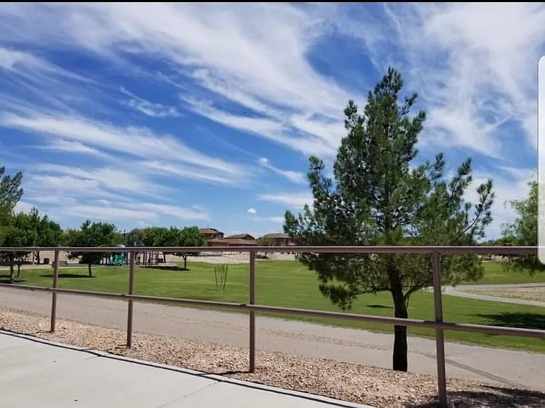 2070 E Calle Gran Desierto — Photo 12