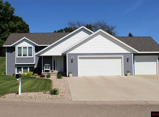 713 Maple Ln, Eagle Lake, MN 56024