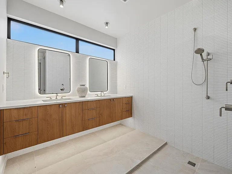 1403 Barton Hills Dr #2 — Photo 32