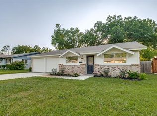 831 Lovers Ln, Grapevine, TX 76051