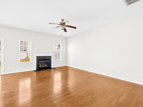 5th image of 14024 Singleleaf Ln