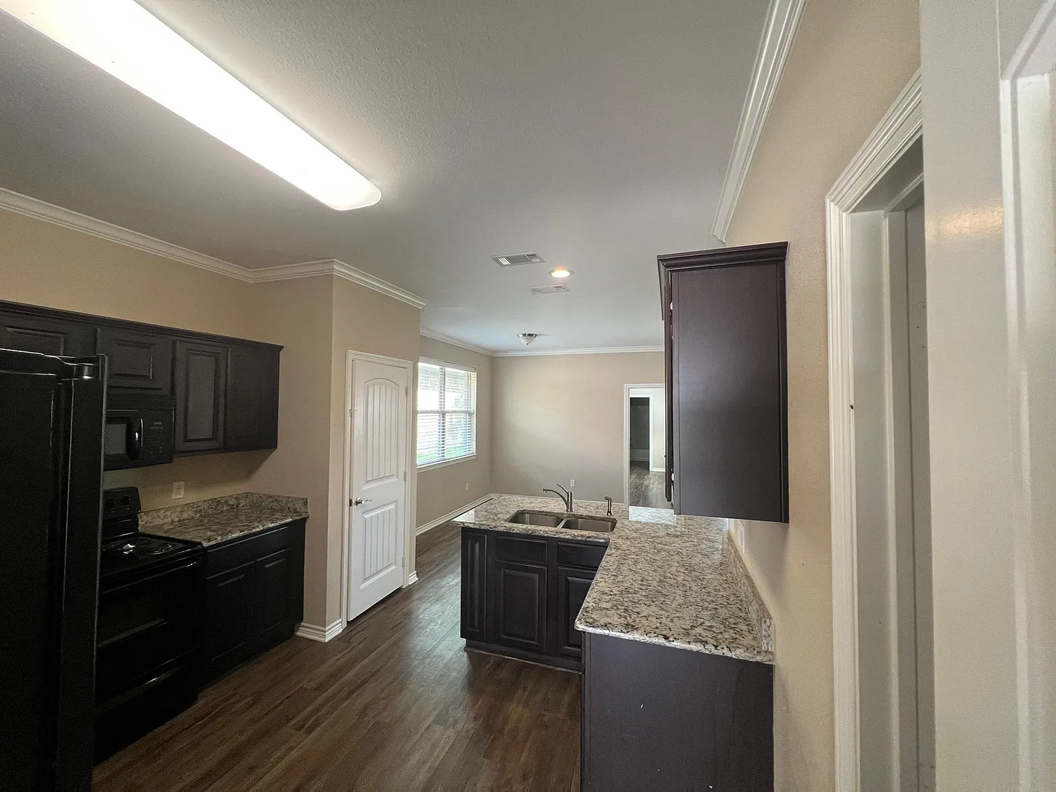 3 bed, 1458 sqft, $1,800 — Photo 4