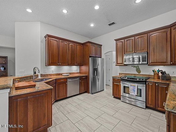 3rd image of 4074 WINDSOR PARK Drive E