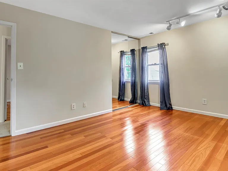 47 Carriage Rd — Photo 24