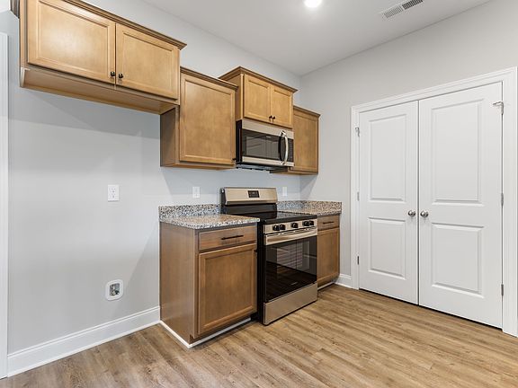 4th image of 2715 Gertie Dr Lot 33