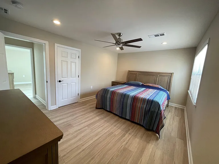 1214 NE Central Ave — Photo 12
