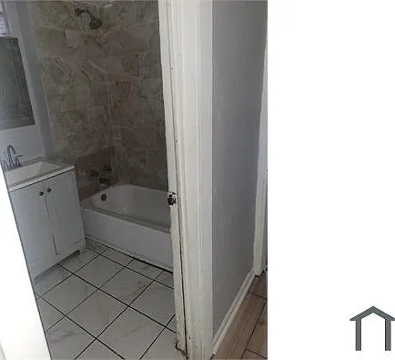 1952 S Christiana Ave #1 — Photo 3