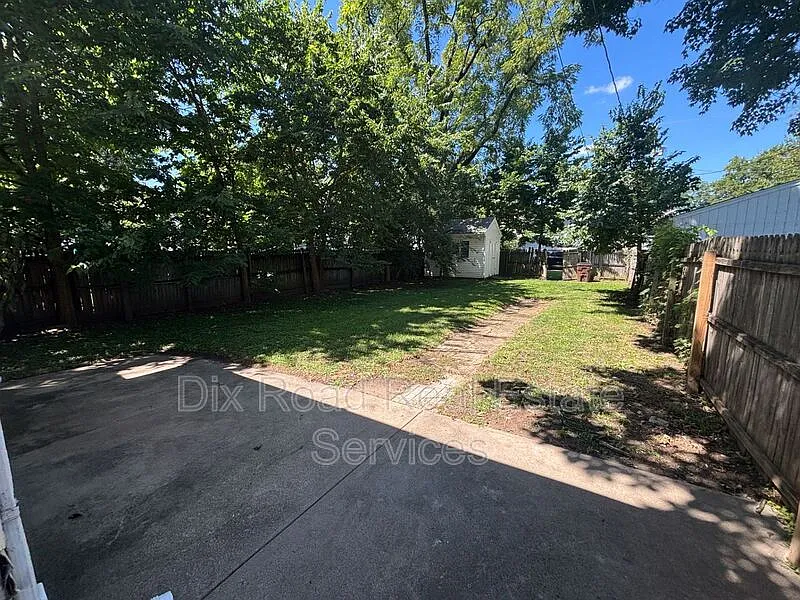 4 bed, 1.5 bath, 1472 sqft, $1,595 — Photo 4