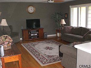 3rd image of 30 Bayberry Dr