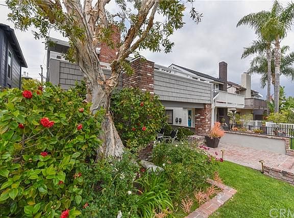 2nd image of 411 Goldenrod Ave #B