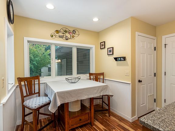 5th image of 6158 George Ann Ct NE